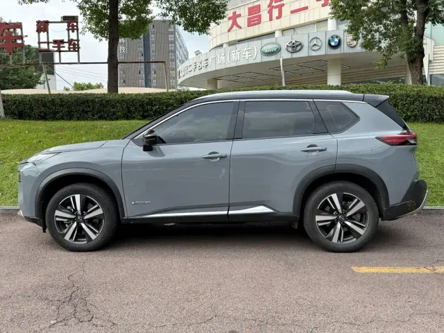 Nissan X-Trail 2023 e-POWER Super Hybrid Dual Motor AWD Supreme Edition — Фото автомобиля 3