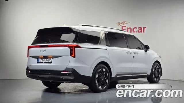 Kia Carnival Generation 4 — Фото автомобиля 2