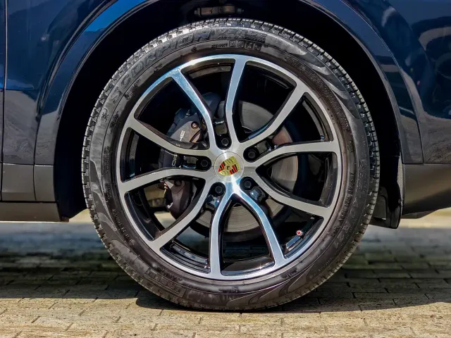 Porsche Cayenne 2023 Cayenne 3.0T — Фото автомобиля 8