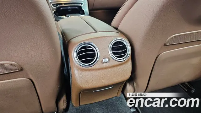 Mercedes-Benz E-Class — Фото автомобиля 30
