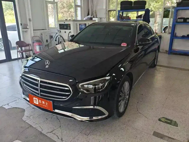 Mercedes-Benz E-Class — Фото автомобиля 2