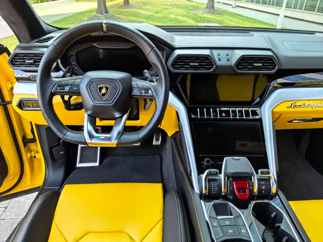 Lamborghini Urus — Фото автомобиля 13