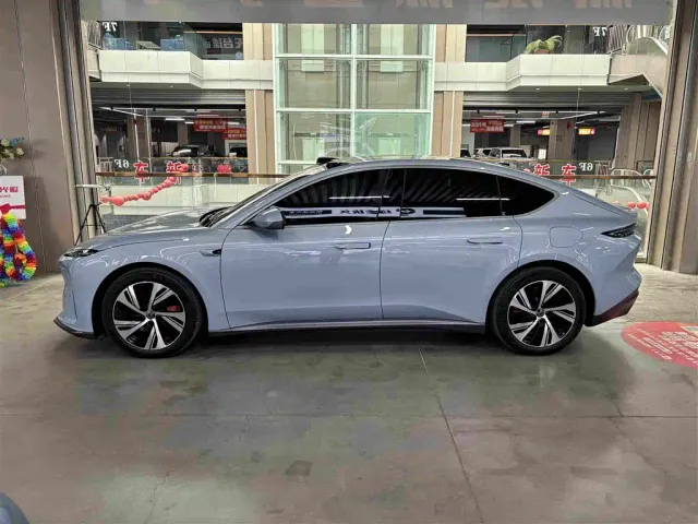 Nio ET5 — Фото автомобиля 9