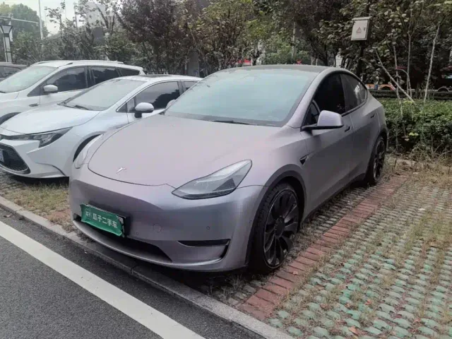 Фотография автомобиля — Tesla Model Y