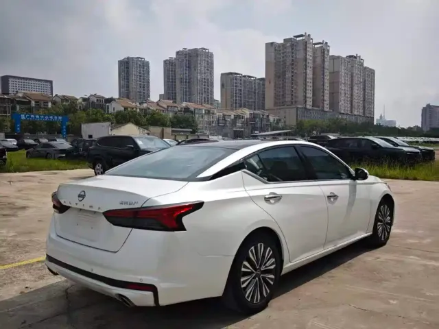 Nissan Teana — Фото автомобиля 4