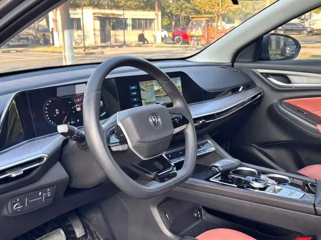 Changan Eado — Фото автомобиля 5