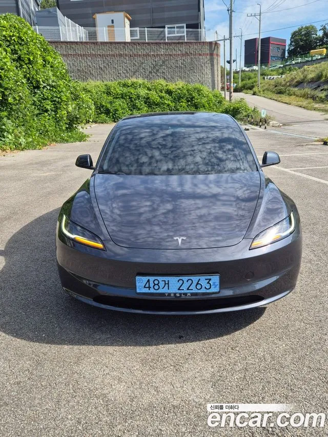 Tesla Model 3 — Фото автомобиля 3