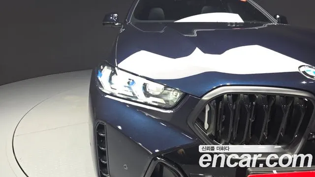 BMW X6 xDrive40i M Sport — Фото автомобиля 18