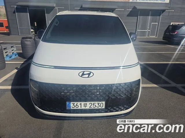 Фотография автомобиля — Hyundai Staria