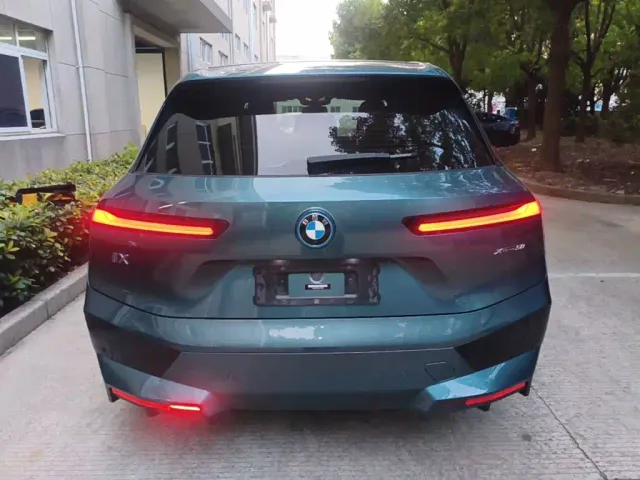 BMW iX — Фото автомобиля 5