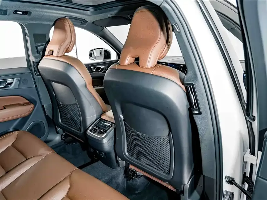 Volvo Volvo XC60 2022 B5 AWD R-Design — Фото автомобиля 19