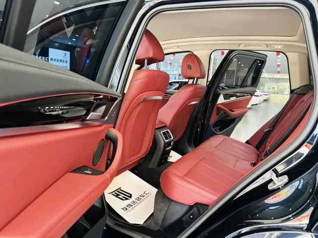 BMW iX3 — Фото автомобиля 6