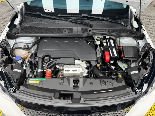 Peugeot 2008 — Фото автомобиля 24