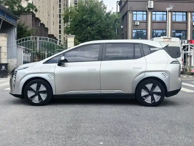 GAC Aion Y — Фото автомобиля 11