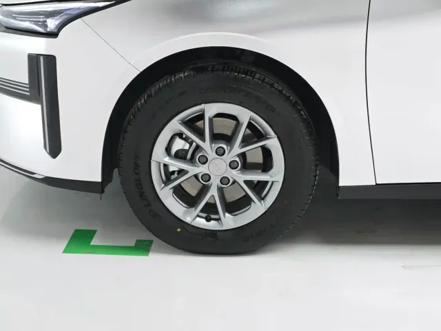 Geely Galaxy L6 — Фото автомобиля 8