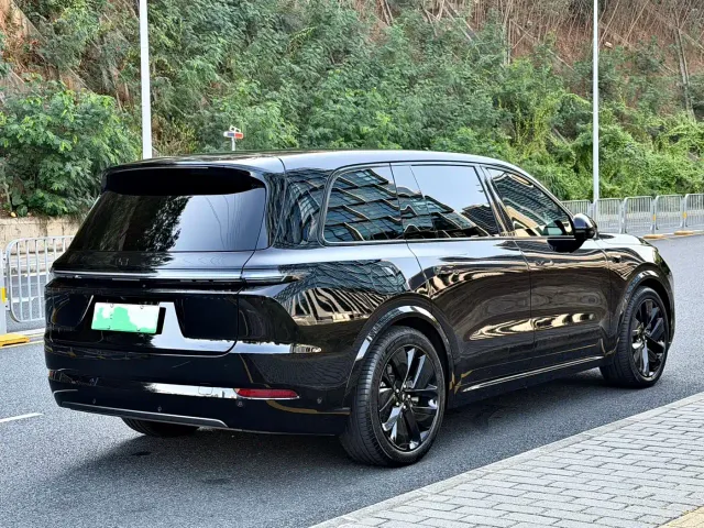 Li Auto L9 — Фото автомобиля 5