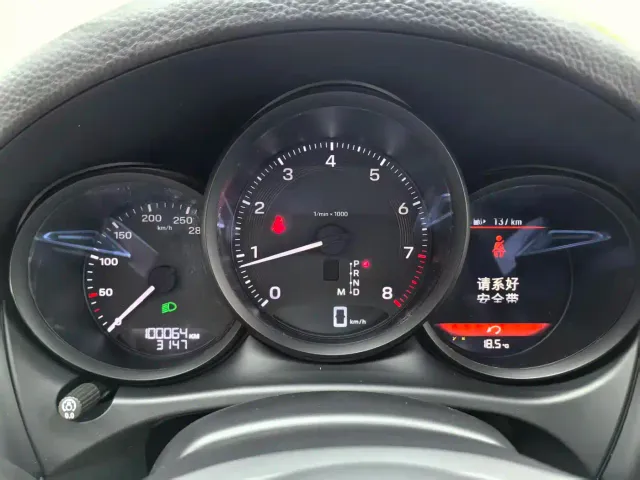 Porsche Macan — Фото автомобиля 16