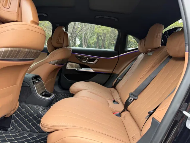 Mercedes-Benz E-Class — Фото автомобиля 6