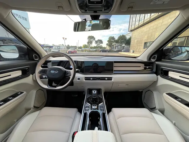 Geely ICON — Фото автомобиля 8