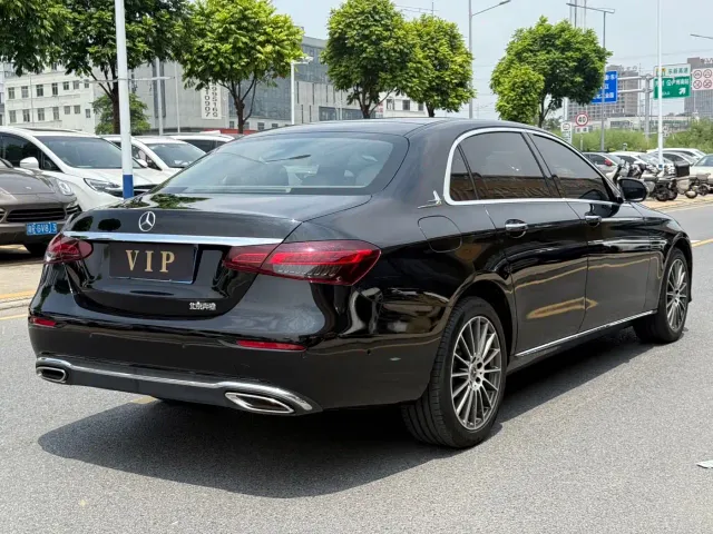 Mercedes-Benz E-Class — Фото автомобиля 9