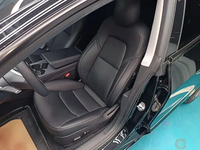 Tesla Model 3 — Фото автомобиля 14