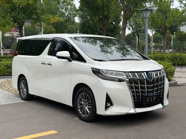 Toyota Alphard — Фото автомобиля 3