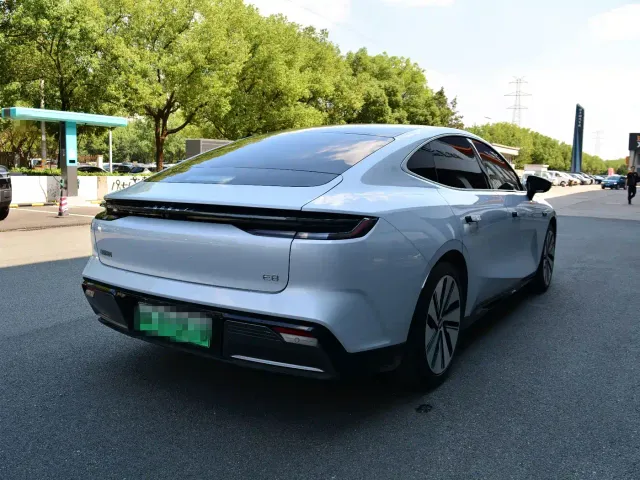 Geely Galaxy E8 — Фото автомобиля 6