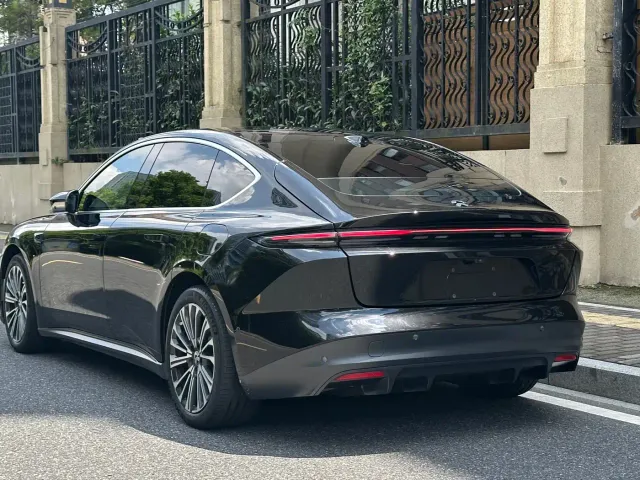 Nio ET5 — Фото автомобиля 8