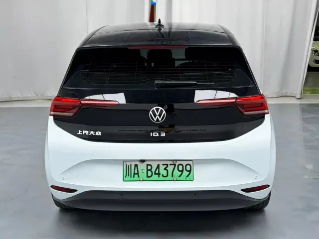 Volkswagen ID.3 — Фото автомобиля 8
