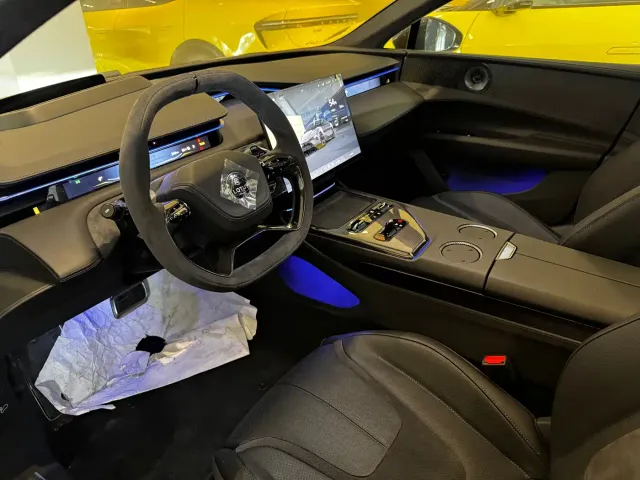 Lotus Emeya — Фото автомобиля 11
