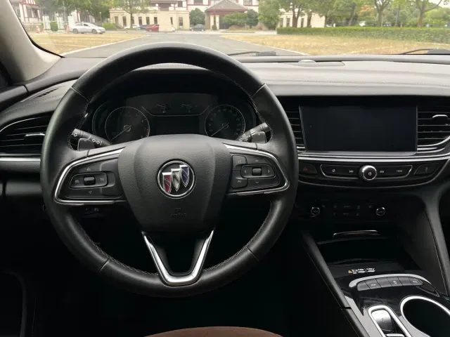 Buick Regal — Фото автомобиля 15