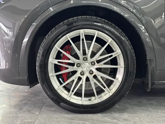 Li Auto L9 — Фото автомобиля 16