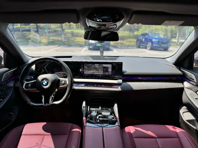 BMW 5 Series — Фото автомобиля 5