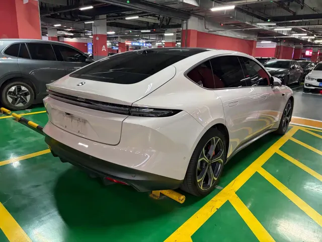 Nio ET5 — Фото автомобиля 3