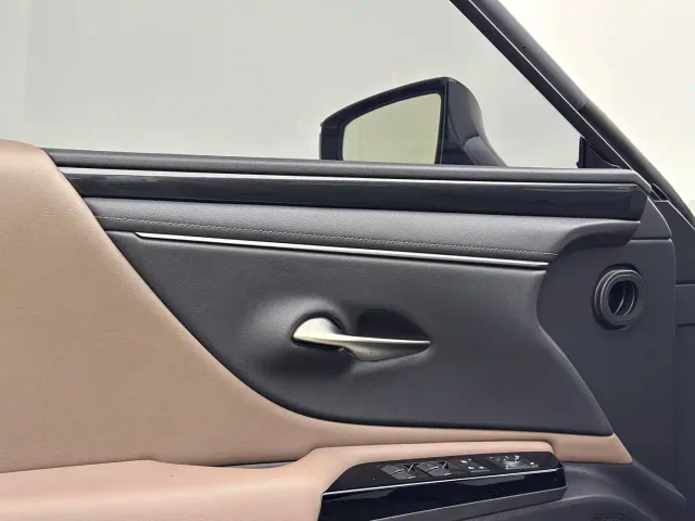Lexus ES — Фото автомобиля 16