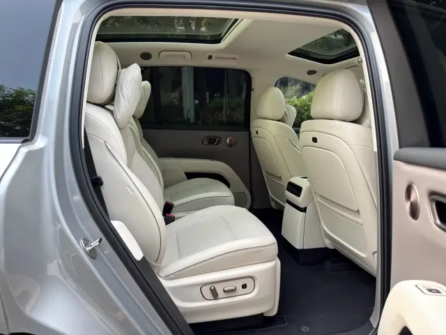 Li Auto i8 — Фото автомобиля 21