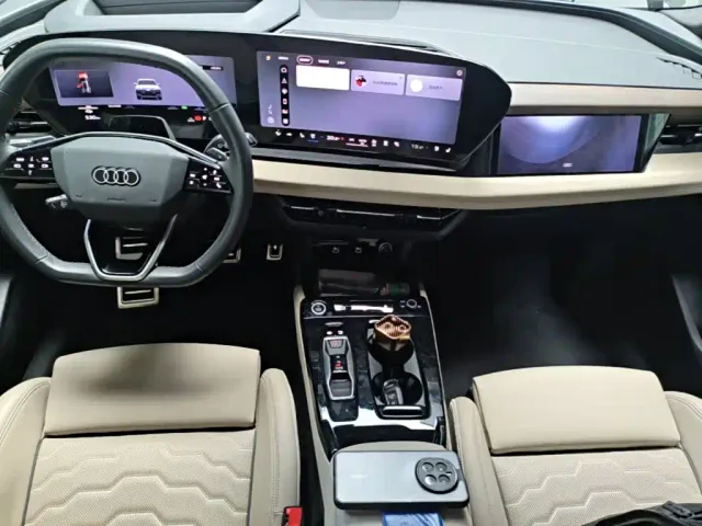 Audi Q6L e-tron — Фото автомобиля 12