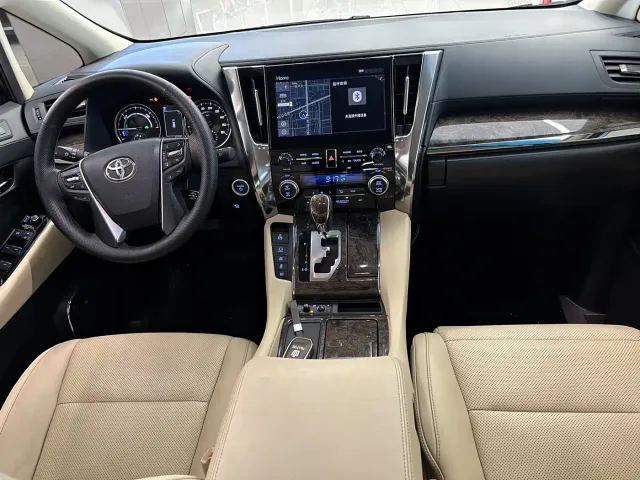 Toyota Vellfire — Фото автомобиля 16
