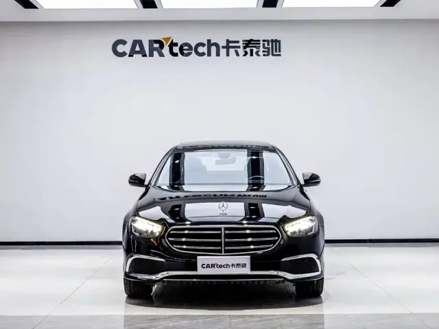 Mercedes-Benz E-Class — Фото автомобиля 2