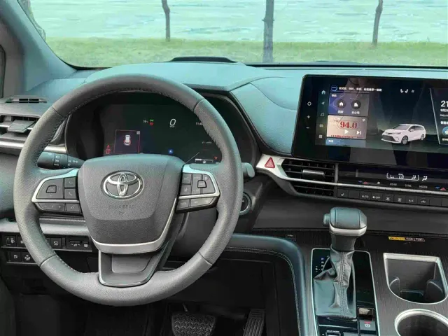 Toyota Granvia — Фото автомобиля 7