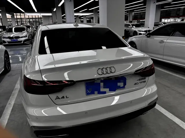 Audi A4L — Фото автомобиля 17