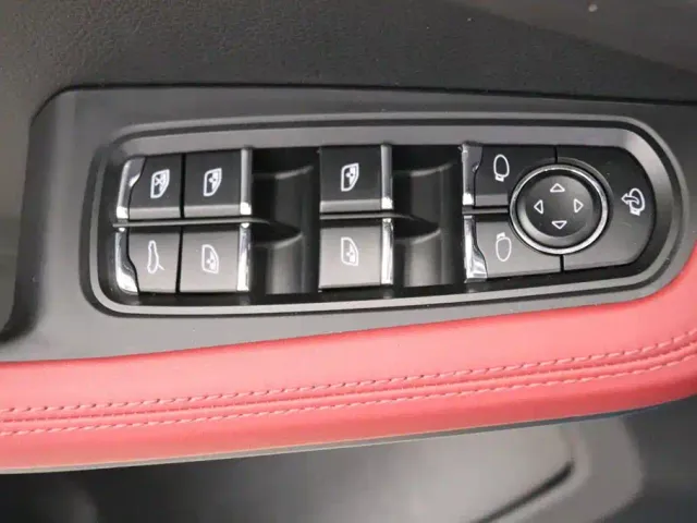 Porsche Macan — Фото автомобиля 14