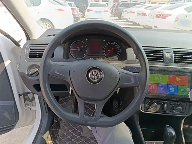 Volkswagen Santana — Фото автомобиля 10