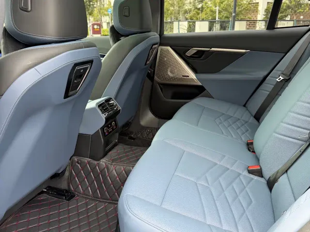 BMW 5 Series — Фото автомобиля 7