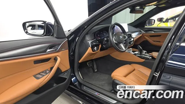BMW 5 Series G30 — Фото автомобиля 10
