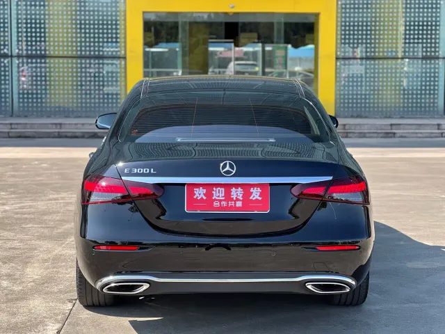 Mercedes-Benz E-Class — Фото автомобиля 5