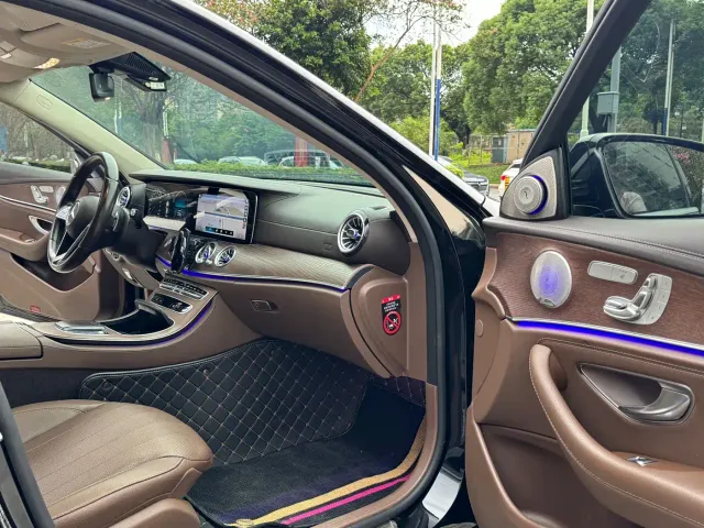 Mercedes-Benz E-Class — Фото автомобиля 9