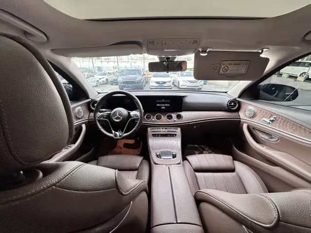 Mercedes-Benz E-Class — Фото автомобиля 9