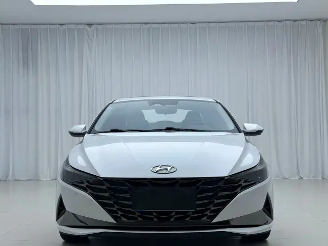Hyundai Elantra — Фото автомобиля 2