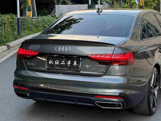 Audi A4L — Фото автомобиля 14